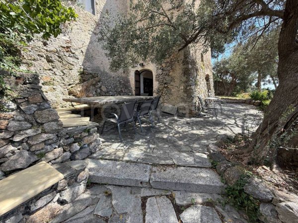 casa indipendente in vendita a Finale Ligure in zona Varigotti