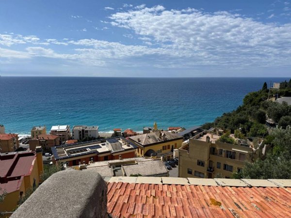 casa indipendente in vendita a Finale Ligure in zona Varigotti