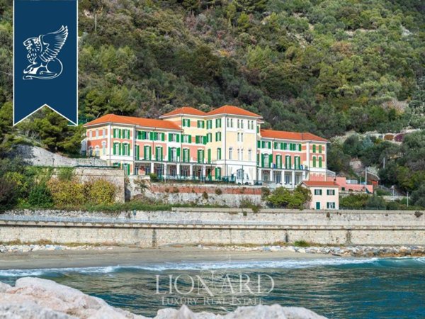 casa indipendente in vendita a Finale Ligure