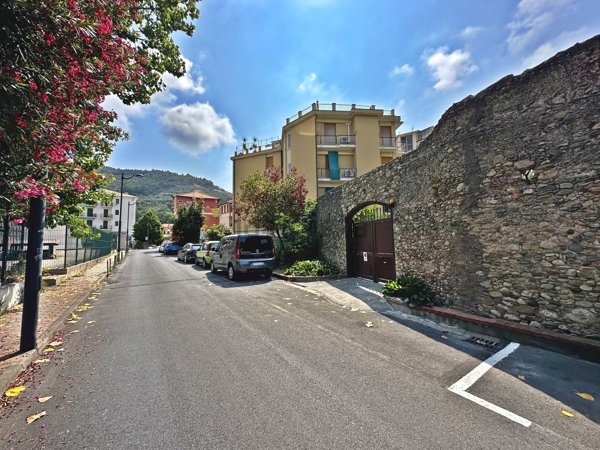 appartamento in vendita a Finale Ligure