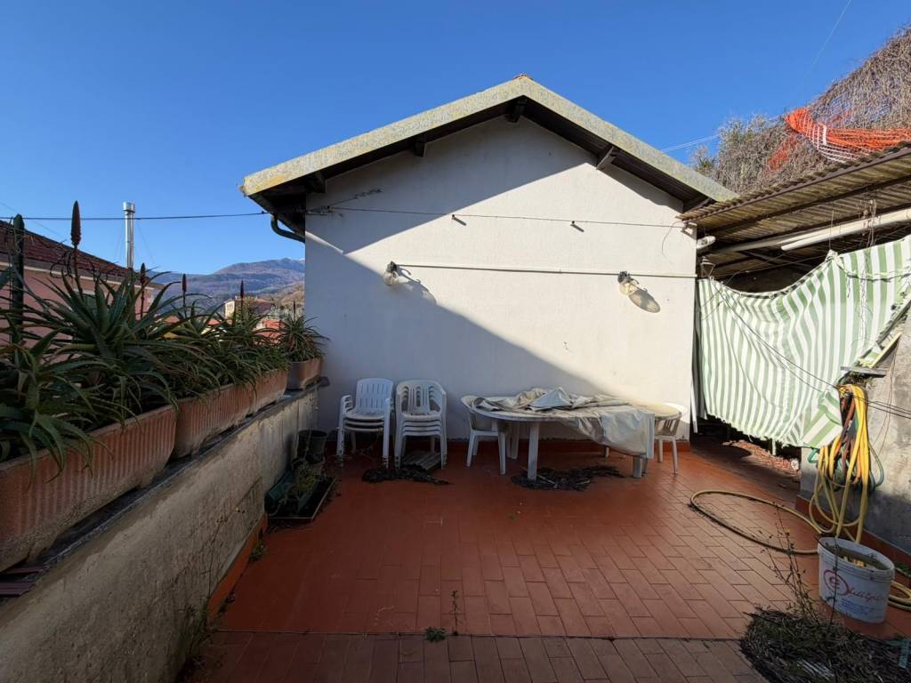 appartamento in vendita a Finale Ligure in zona Gorra