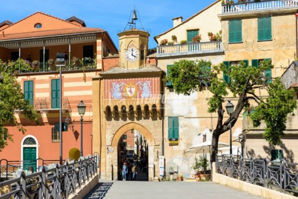 appartamento in vendita a Finale Ligure in zona Perti