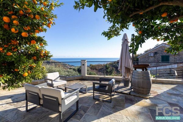 casa indipendente in vendita a Finale Ligure