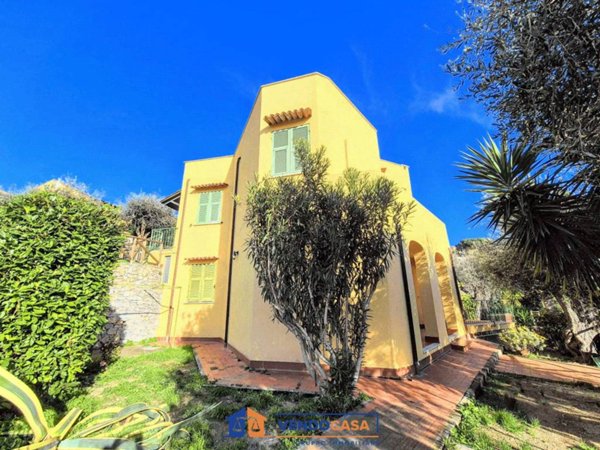 casa indipendente in vendita a Finale Ligure
