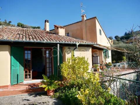 casa indipendente in vendita a Finale Ligure