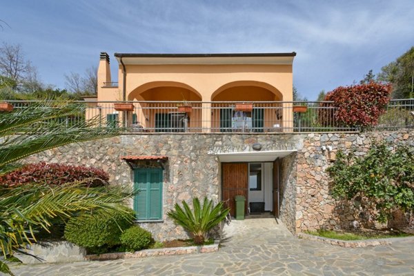 casa indipendente in vendita a Finale Ligure in zona Olle