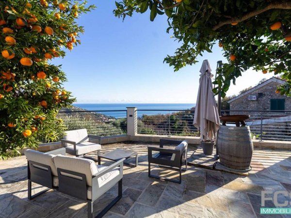 casa indipendente in vendita a Finale Ligure