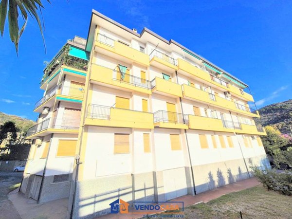 appartamento in vendita a Finale Ligure in zona Calvisio