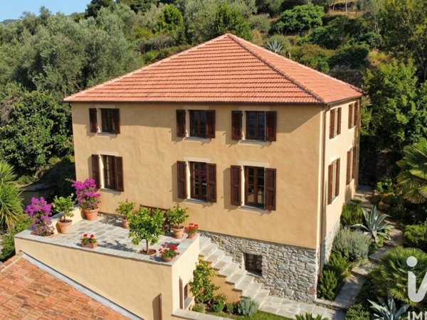 casa indipendente in vendita a Finale Ligure