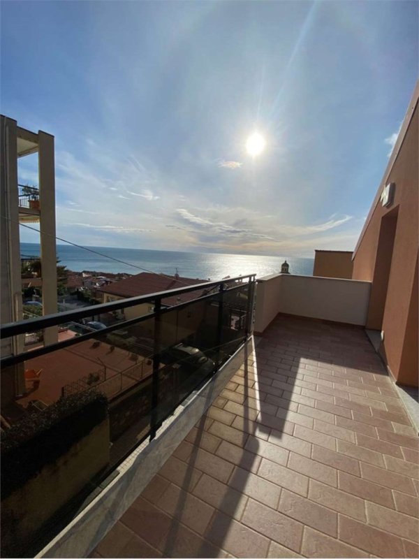 appartamento in vendita a Finale Ligure