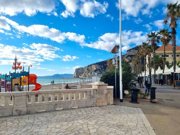 appartamento in vendita a Finale Ligure
