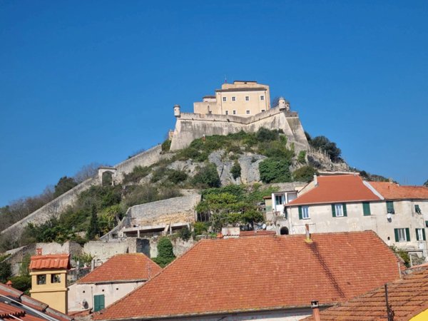 appartamento in vendita a Finale Ligure