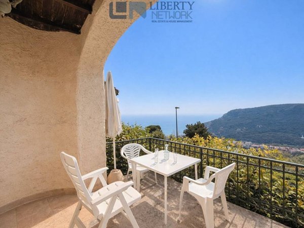 casa indipendente in vendita a Finale Ligure