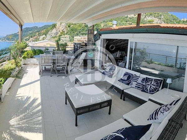 appartamento in vendita a Finale Ligure in zona Varigotti