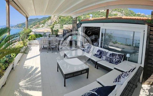 appartamento in vendita a Finale Ligure in zona Varigotti