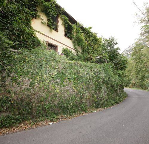 casa indipendente in vendita a Finale Ligure in zona Calvisio