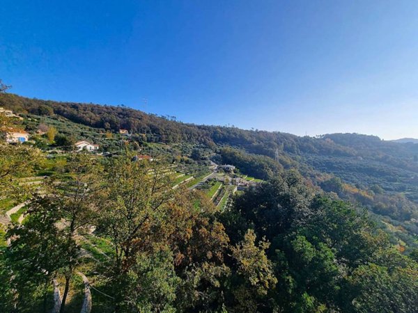 casa indipendente in vendita a Finale Ligure in zona Gorra