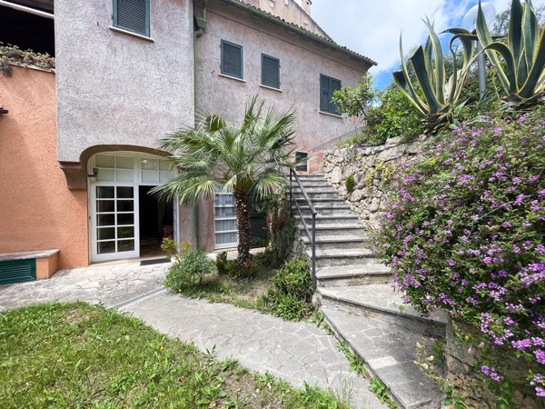 appartamento in vendita a Finale Ligure