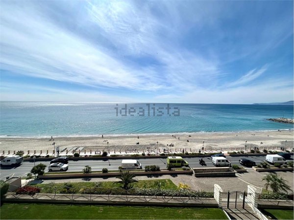 appartamento in vendita a Finale Ligure