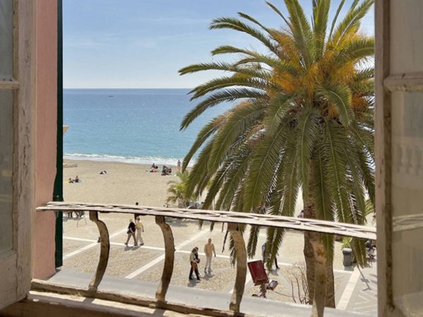 appartamento in vendita a Finale Ligure