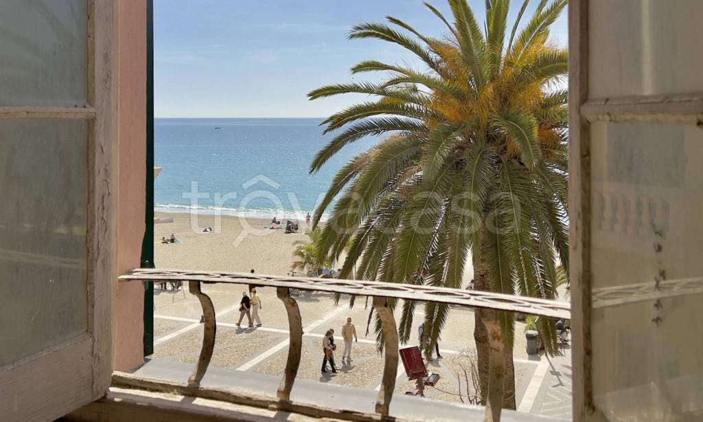 appartamento in vendita a Finale Ligure