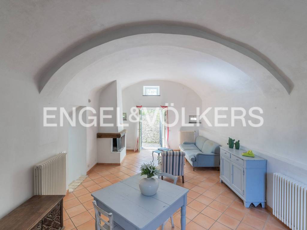 casa indipendente in vendita a Finale Ligure in zona Varigotti