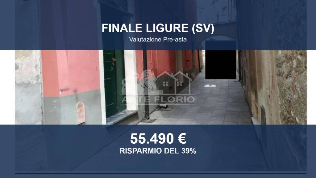 locale commerciale in vendita a Finale Ligure