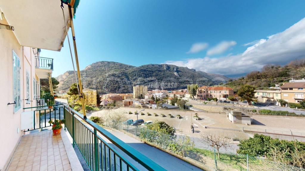 appartamento in vendita a Finale Ligure