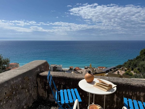 casa indipendente in vendita a Finale Ligure in zona Varigotti