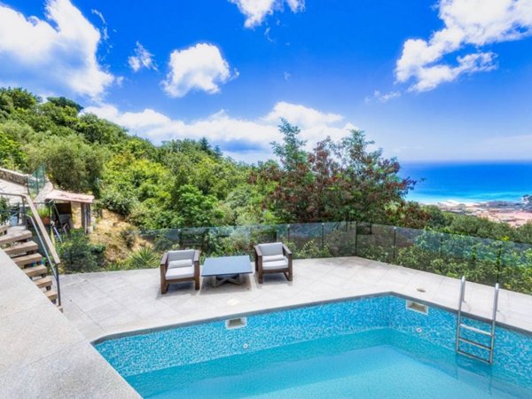 casa indipendente in vendita a Finale Ligure