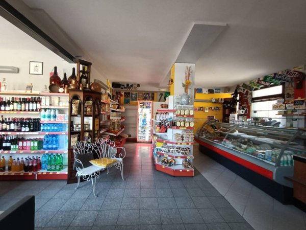 negozio in vendita a Finale Ligure