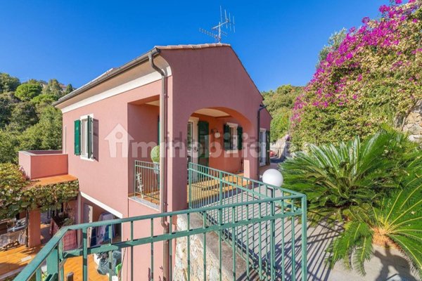 casa indipendente in vendita a Finale Ligure