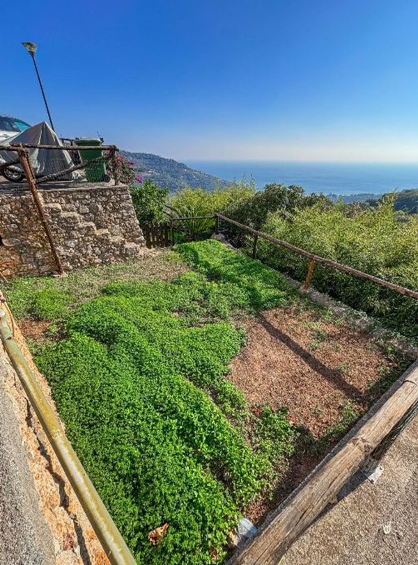 casa indipendente in vendita a Finale Ligure
