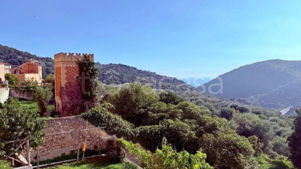 appartamento in vendita a Finale Ligure in zona Gorra