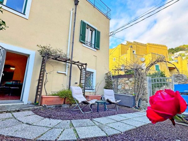 casa indipendente in vendita a Finale Ligure