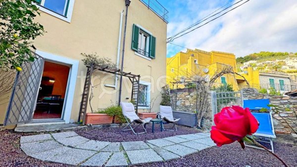 casa indipendente in vendita a Finale Ligure in zona Olle