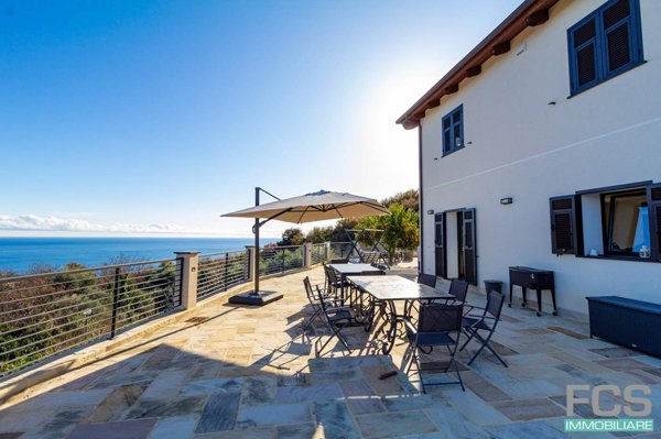 casa indipendente in vendita a Finale Ligure