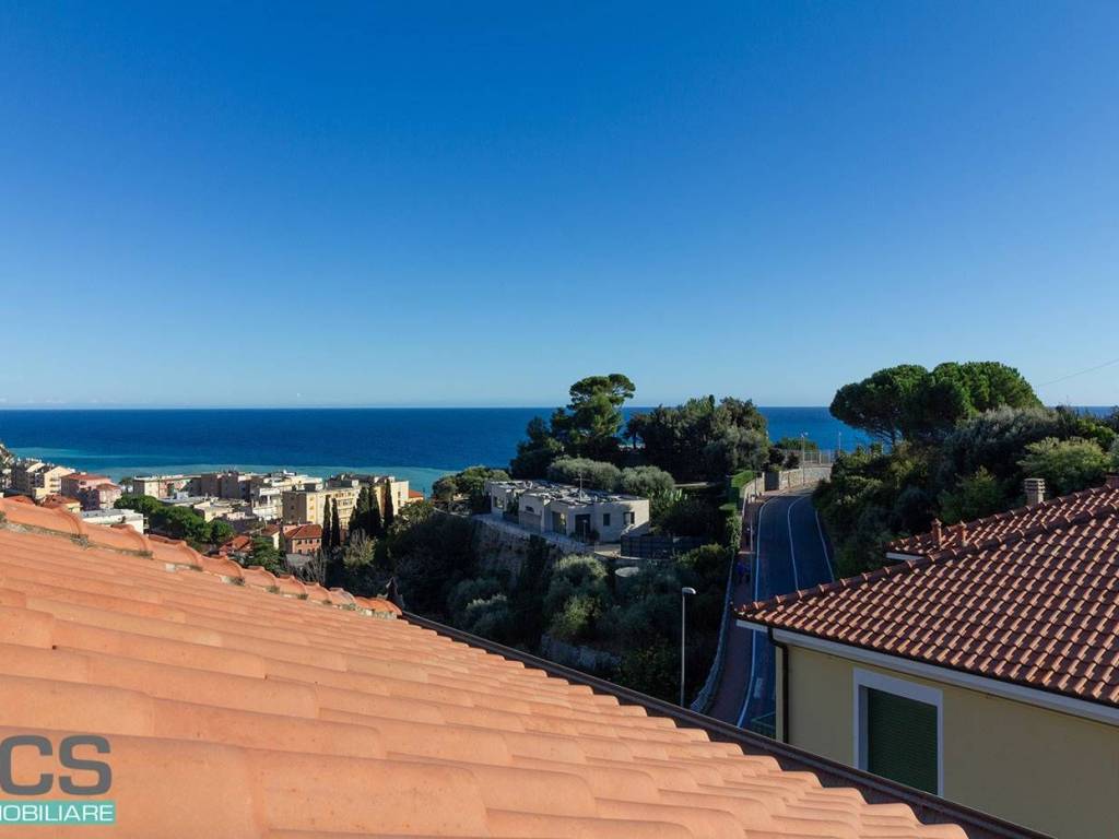 appartamento in vendita a Finale Ligure in zona Calvisio