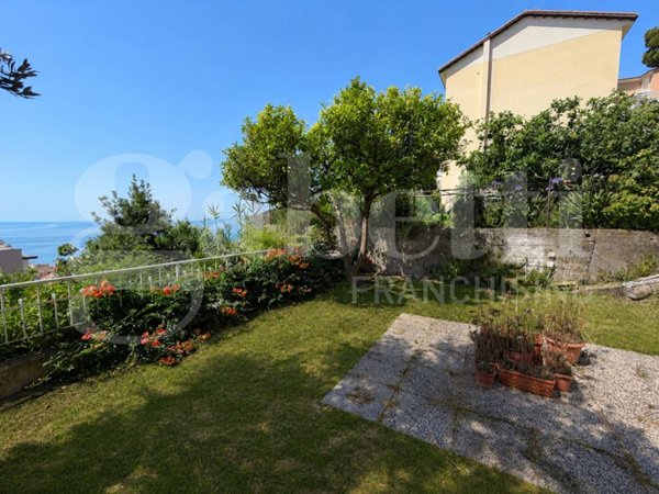 appartamento in vendita a Finale Ligure