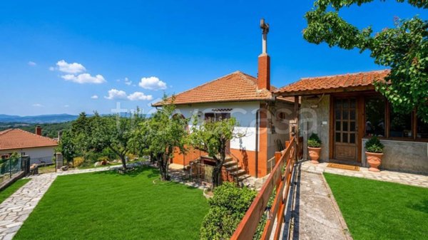 casa indipendente in vendita a Finale Ligure in zona Calvisio