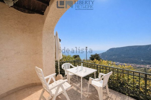 casa indipendente in vendita a Finale Ligure