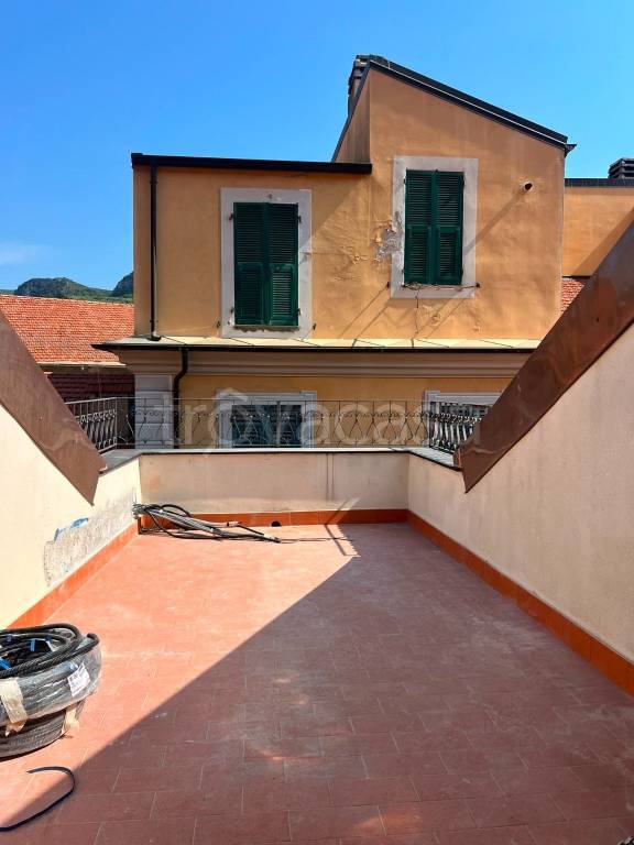 appartamento in vendita a Finale Ligure in zona Perti