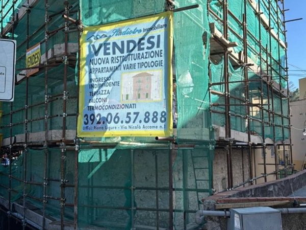 appartamento in vendita a Finale Ligure in zona Varigotti