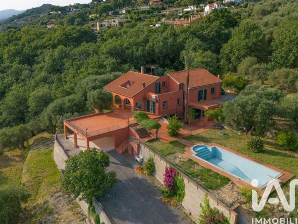 casa indipendente in vendita a Finale Ligure