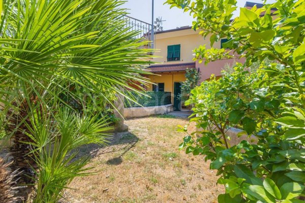 appartamento in vendita a Finale Ligure in zona Perti