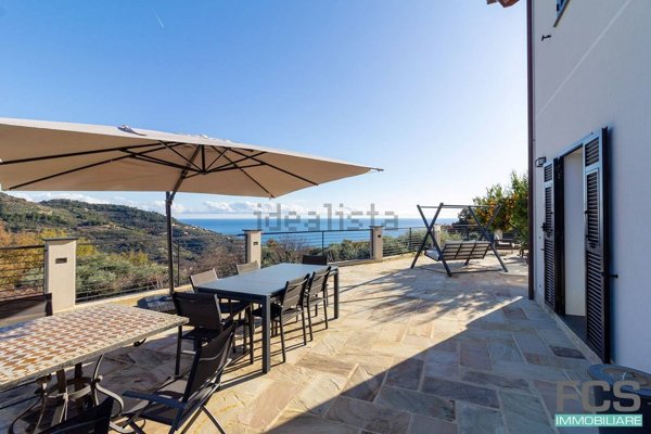 casa indipendente in vendita a Finale Ligure in zona Calvisio