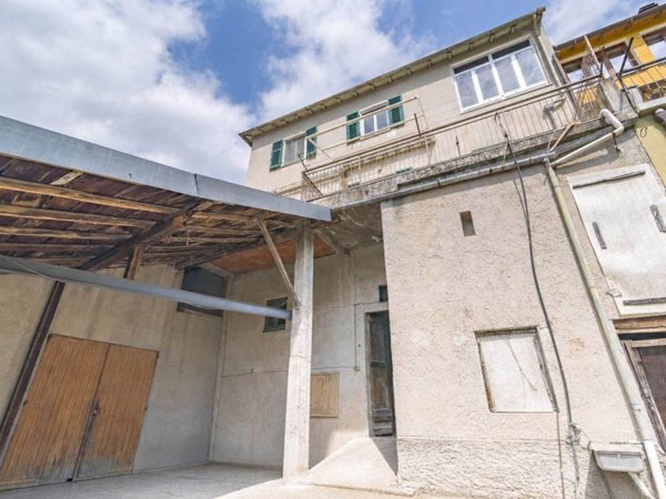 casa indipendente in vendita a Finale Ligure in zona Perti
