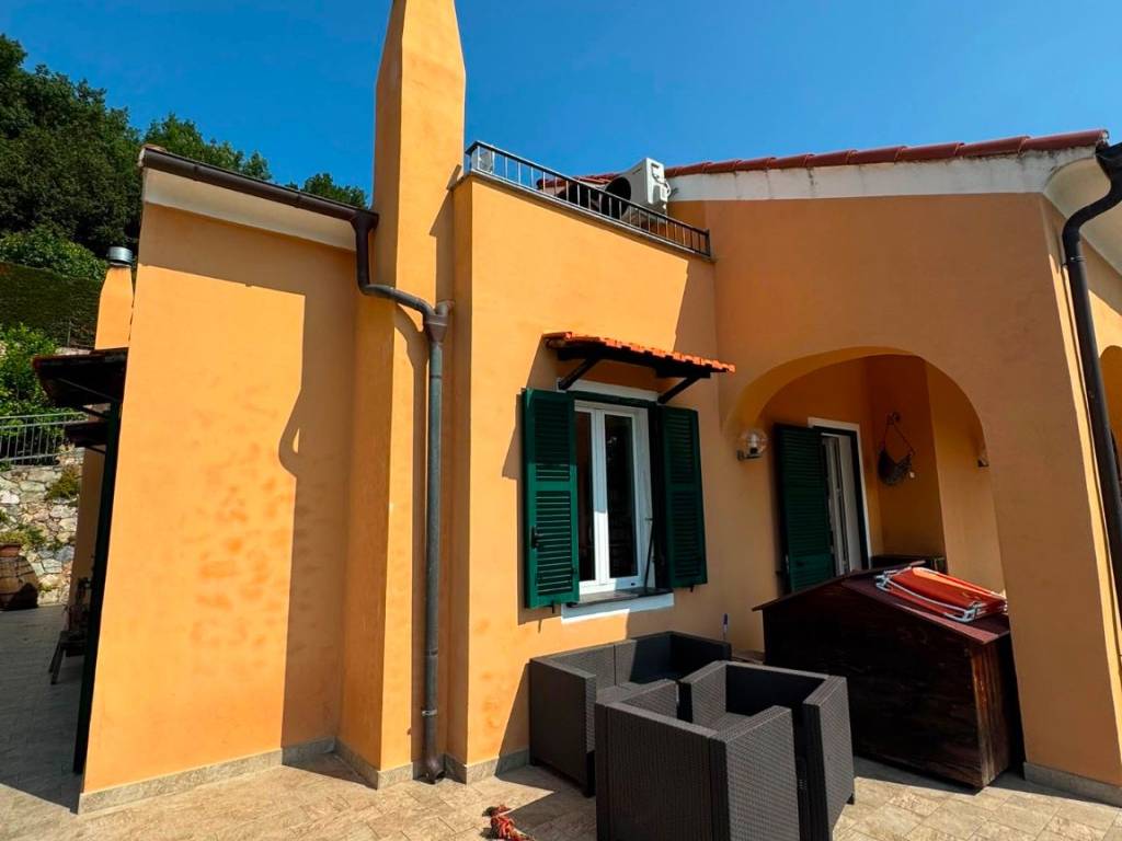 casa indipendente in vendita a Finale Ligure in zona Olle