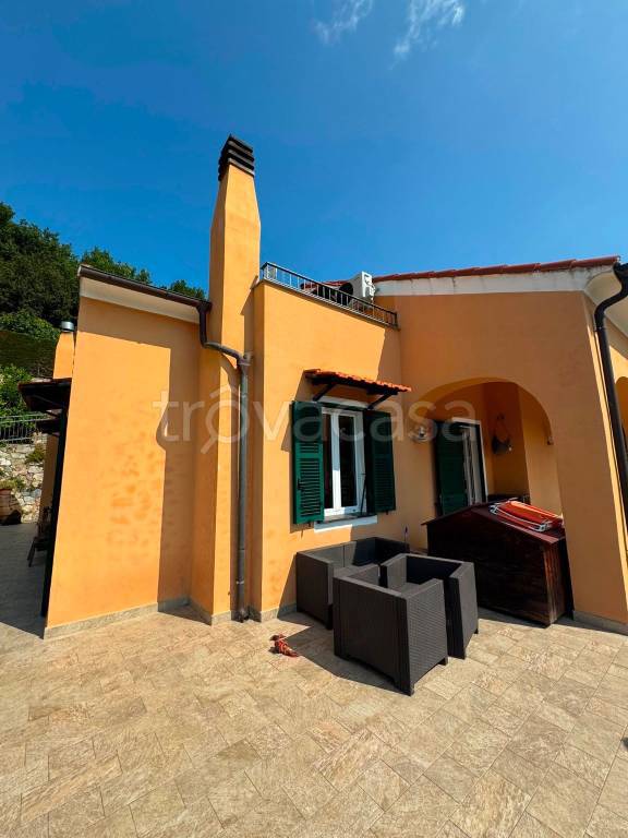 casa indipendente in vendita a Finale Ligure in zona Olle