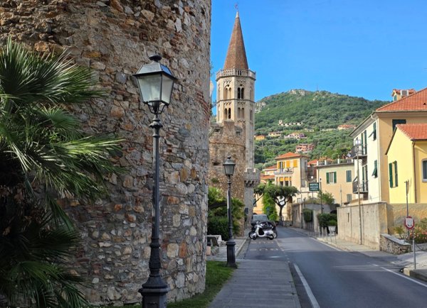 appartamento in vendita a Finale Ligure